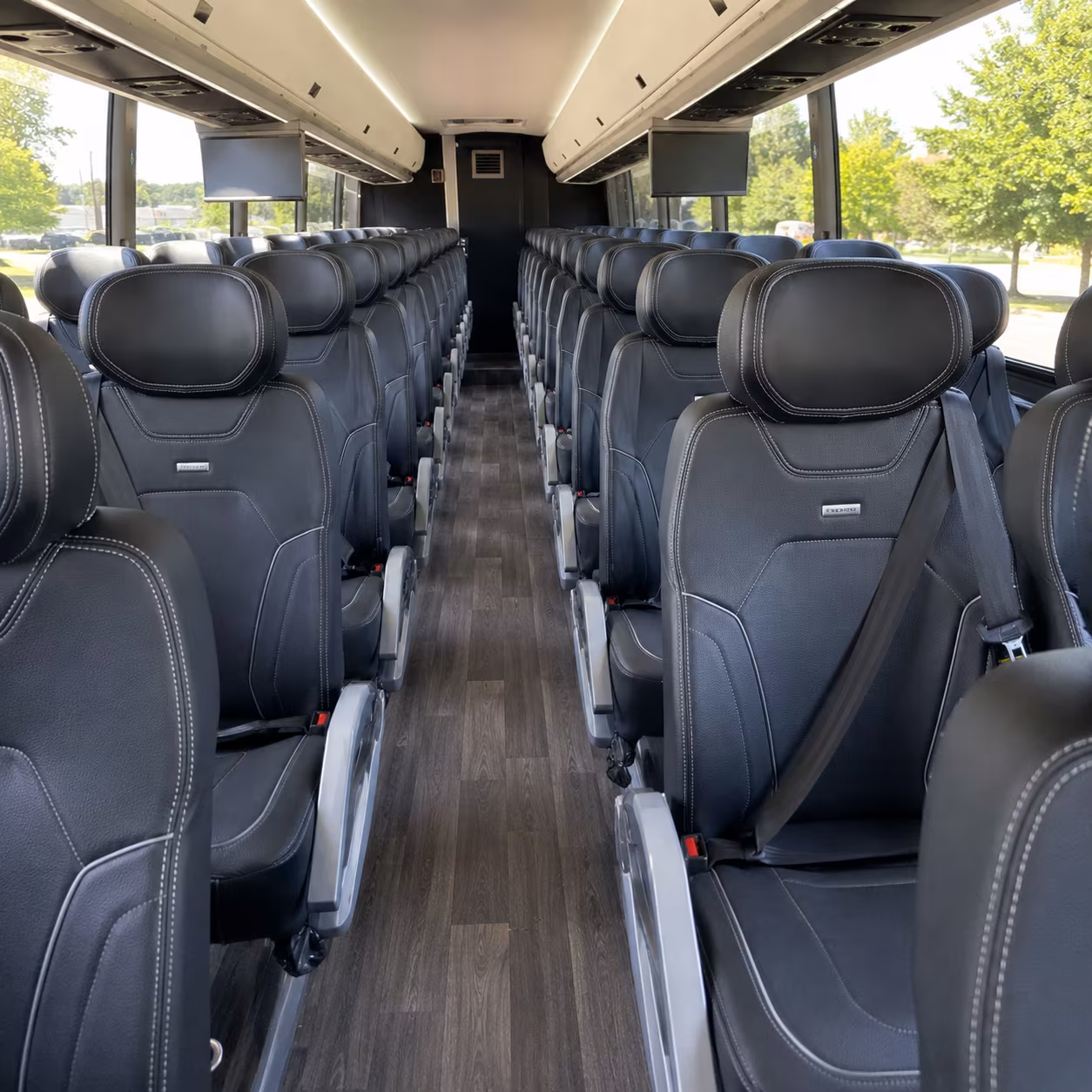long distance bus travel from new orleans to the mississippi gulf coast