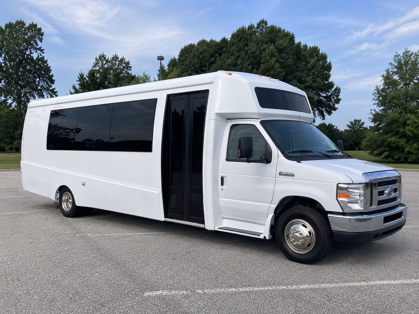 new orleans 18 passenger party bus