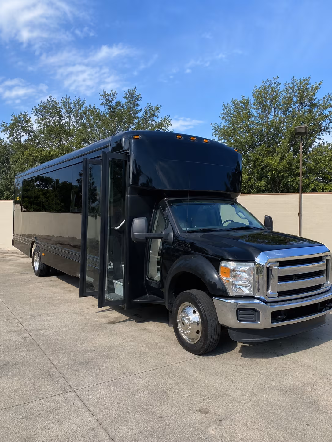 new orleans 20 passenger party bus