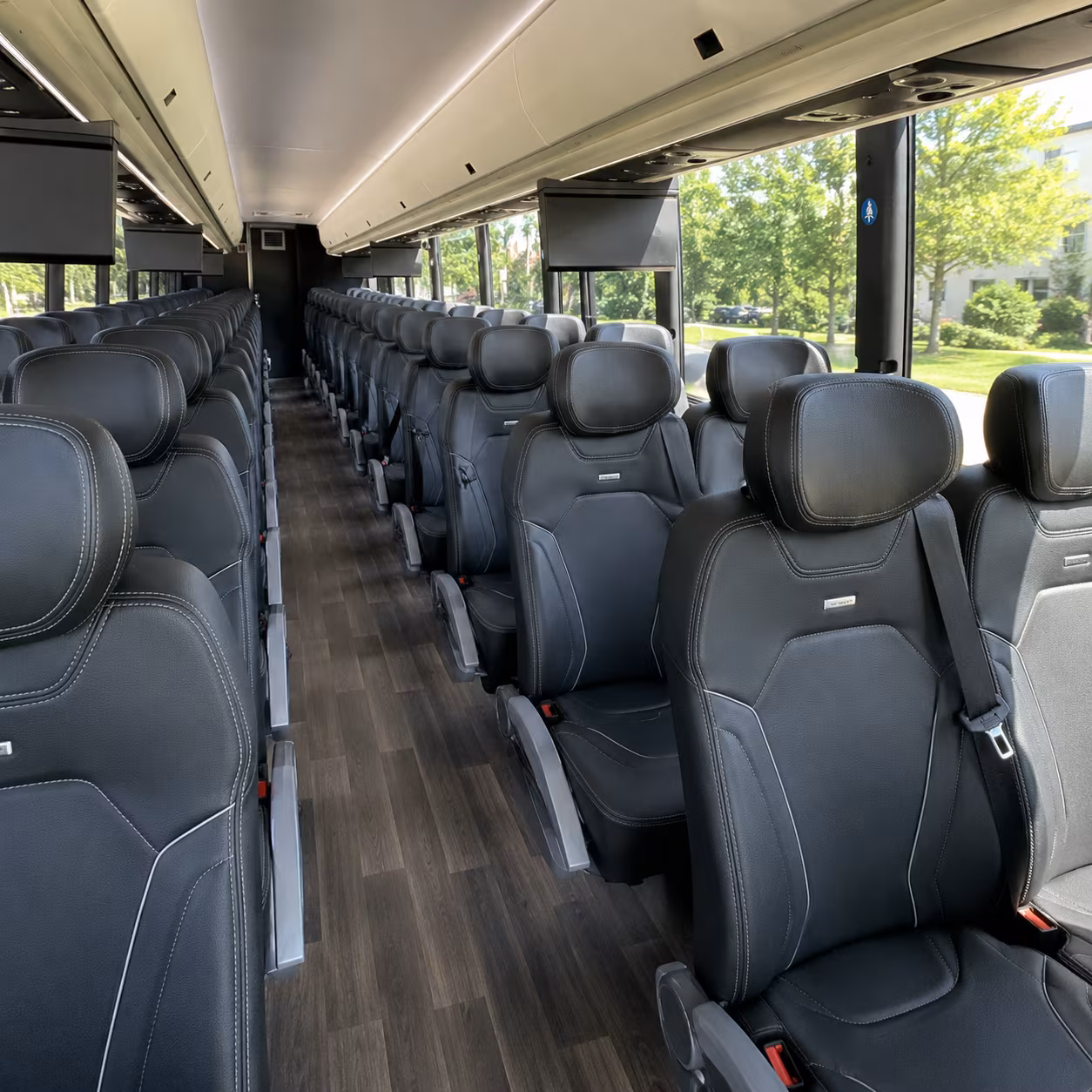 new orleans charter bus rentals for long distance group travel